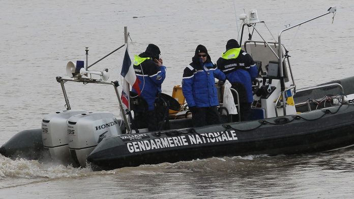 Four migrants die crossing English Channel