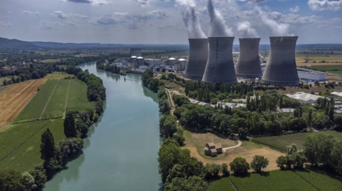 France warns of nuclear cuts as heatwave intensifies in Europe