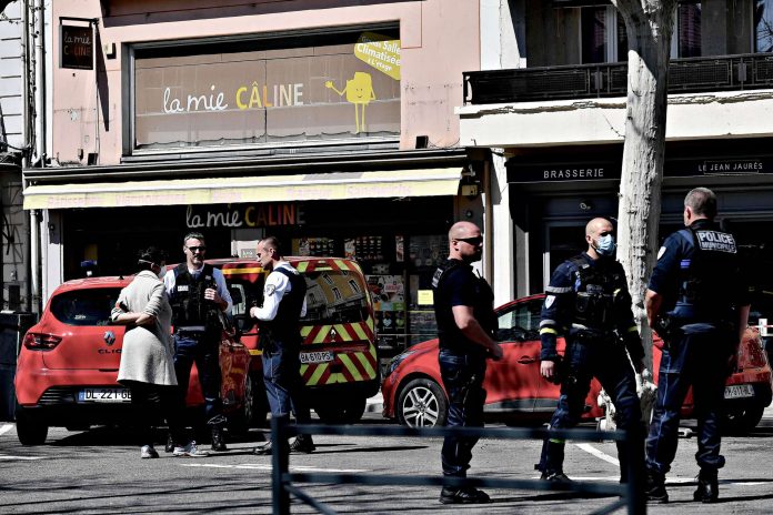 Five wounded in gunfight and massive brawl in western France