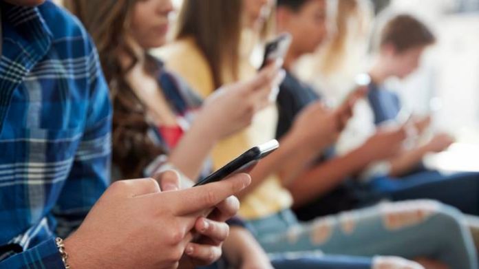 Brazil to ban mobile phones in schools