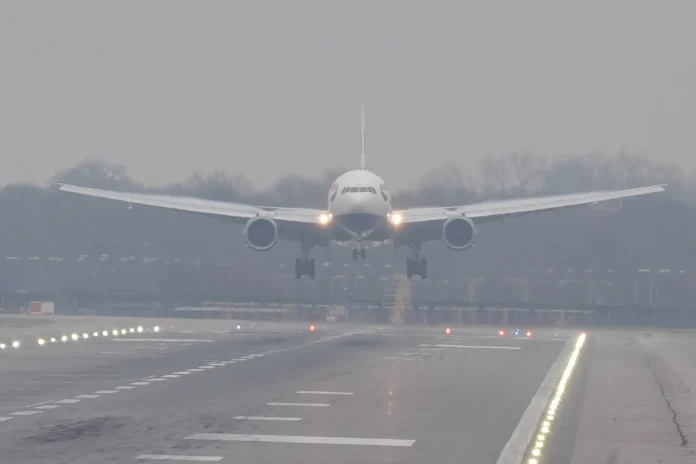 Fog disrupted airport operations in London