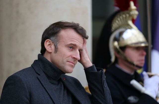 Macron expands talks in search for stable French government