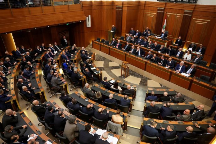 Lebanese parliament starts voting on new president