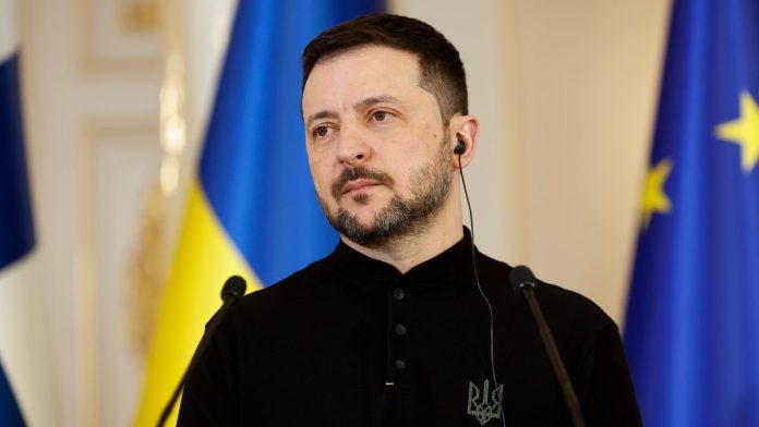 US insists on peace talks as Zelensky plays to crowd