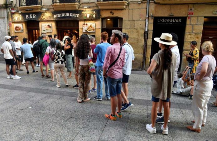 Spain slashes working week to 37.5 hours