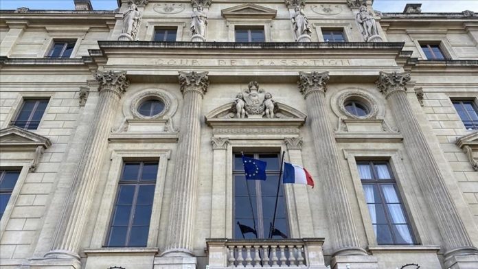 France, EU woo US scientists