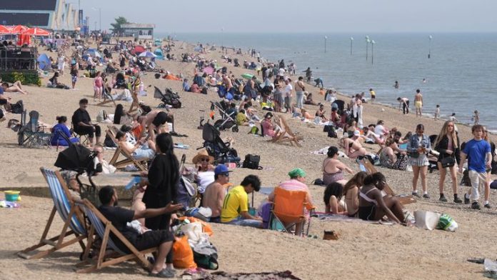 Spring 2025 warmest and sunniest on UK record