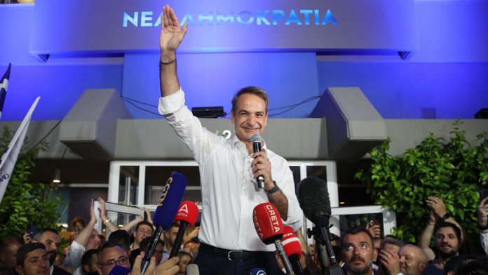 400 million scam: EU demands money, Mitsotakis wants silence